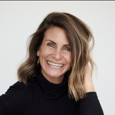Carmie Bruhalis headshot